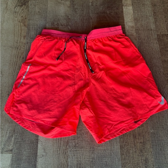 Nike Men's Vivid Red Sports Shorts - Picture 2 of 6